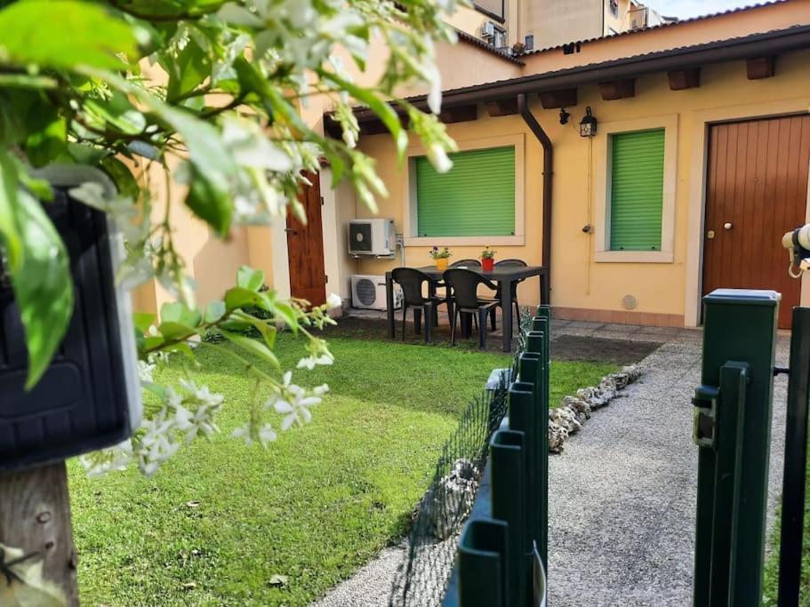 Apartment La Casa Di Davide Con Giardino E Garage Verona